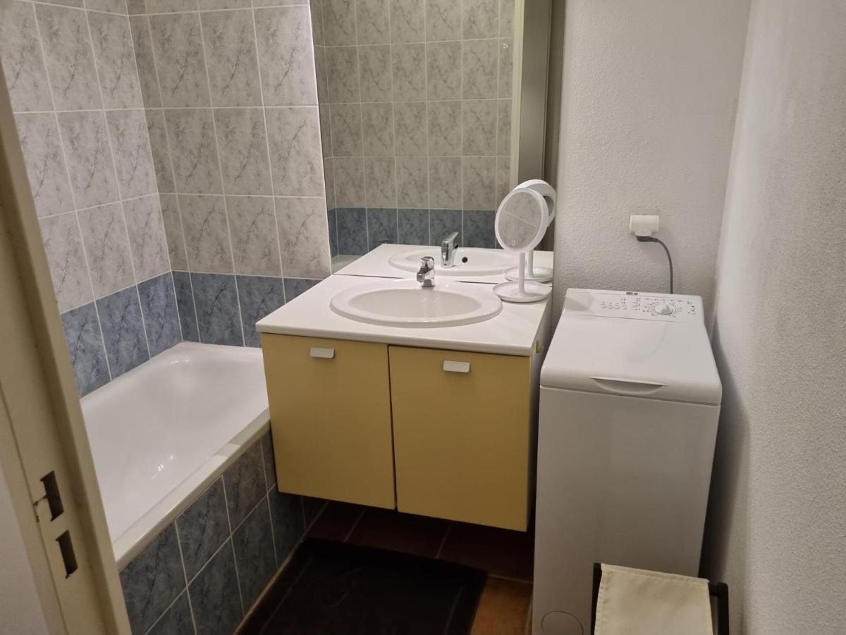 Appartement 1 Chambre Avec Piscine Uzes Bagian luar foto